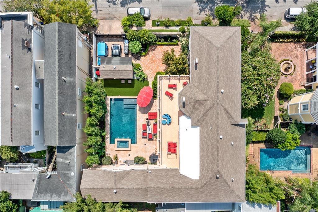1527 SIXTH Street