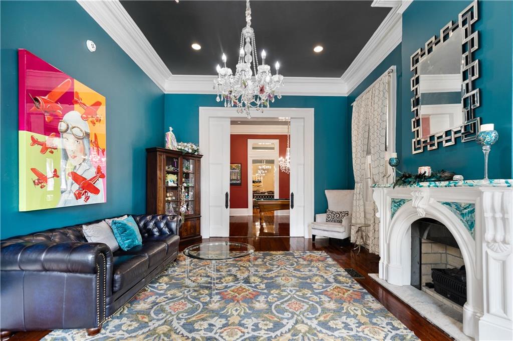 1527 SIXTH Street