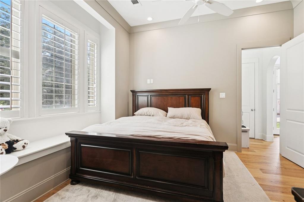 383 RUE CHARLOTTE Road