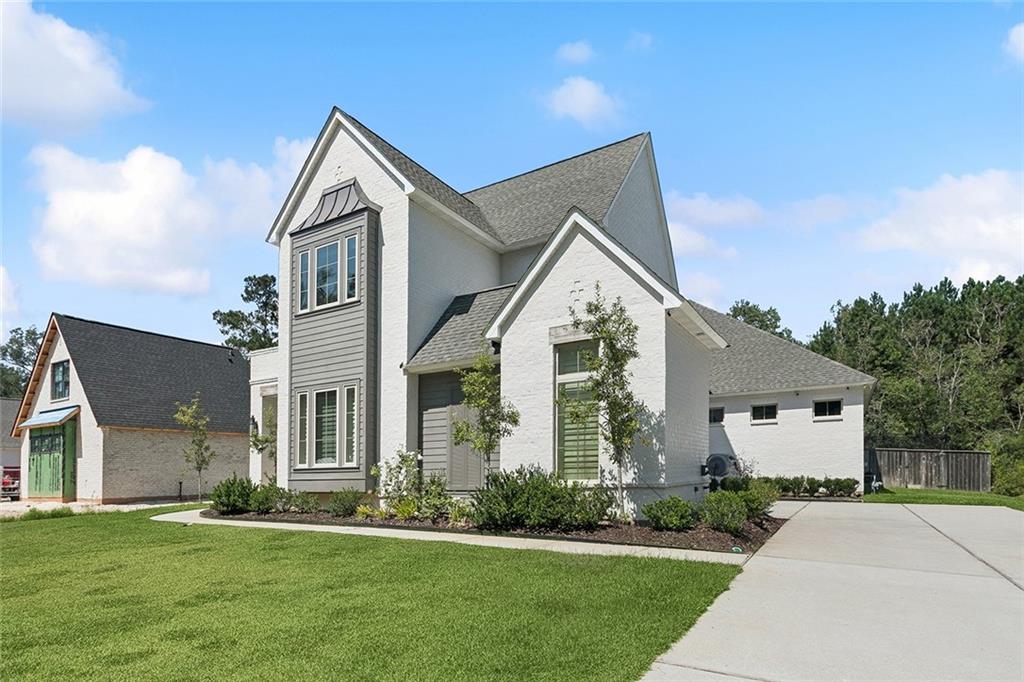 383 RUE CHARLOTTE Road