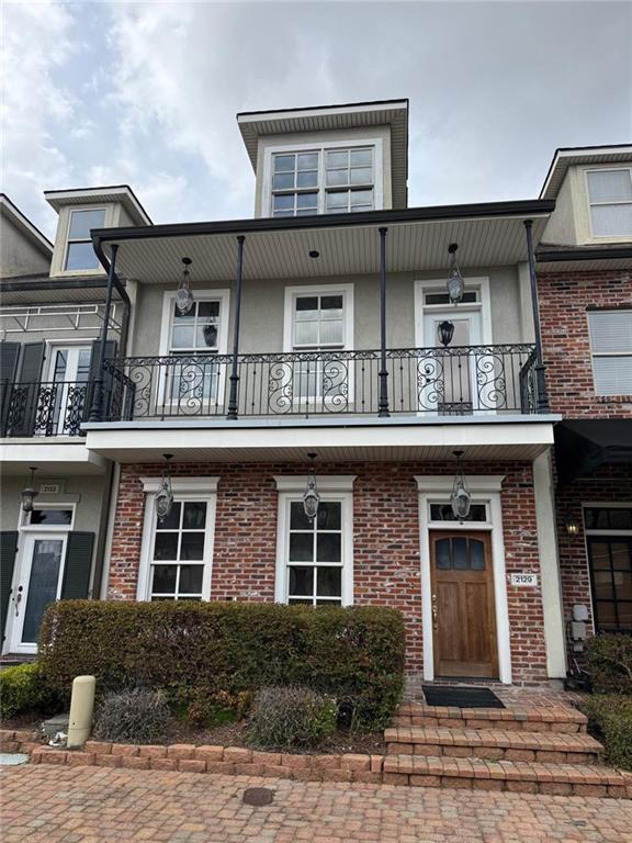 2129 HYDE PARK Avenue