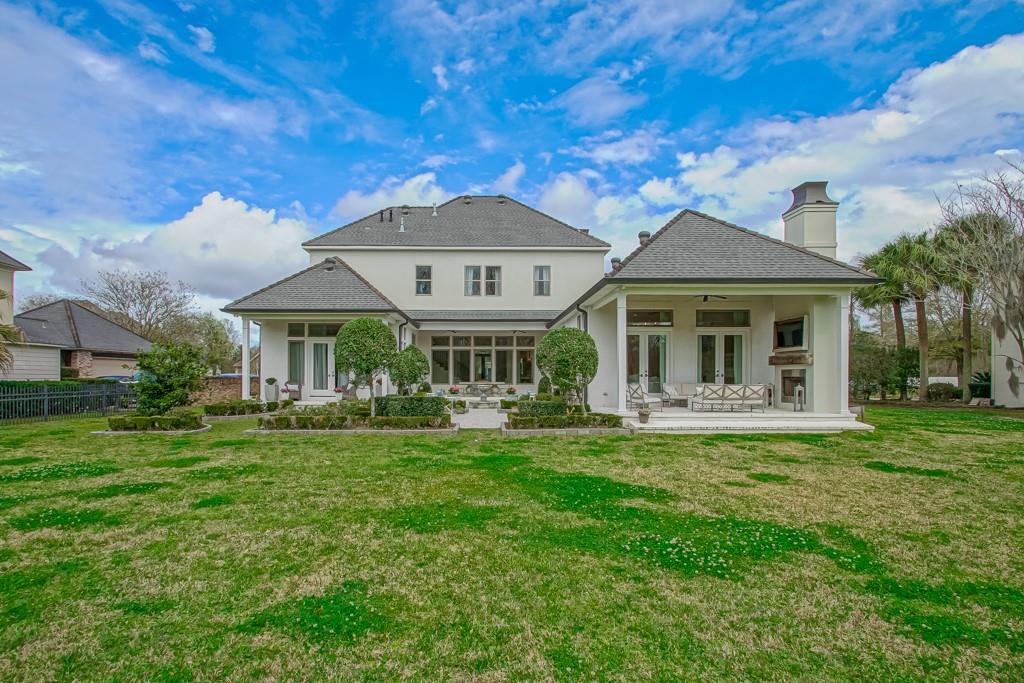 208 FOREST OAKS Drive