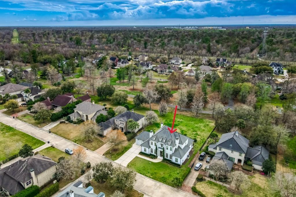 208 FOREST OAKS Drive