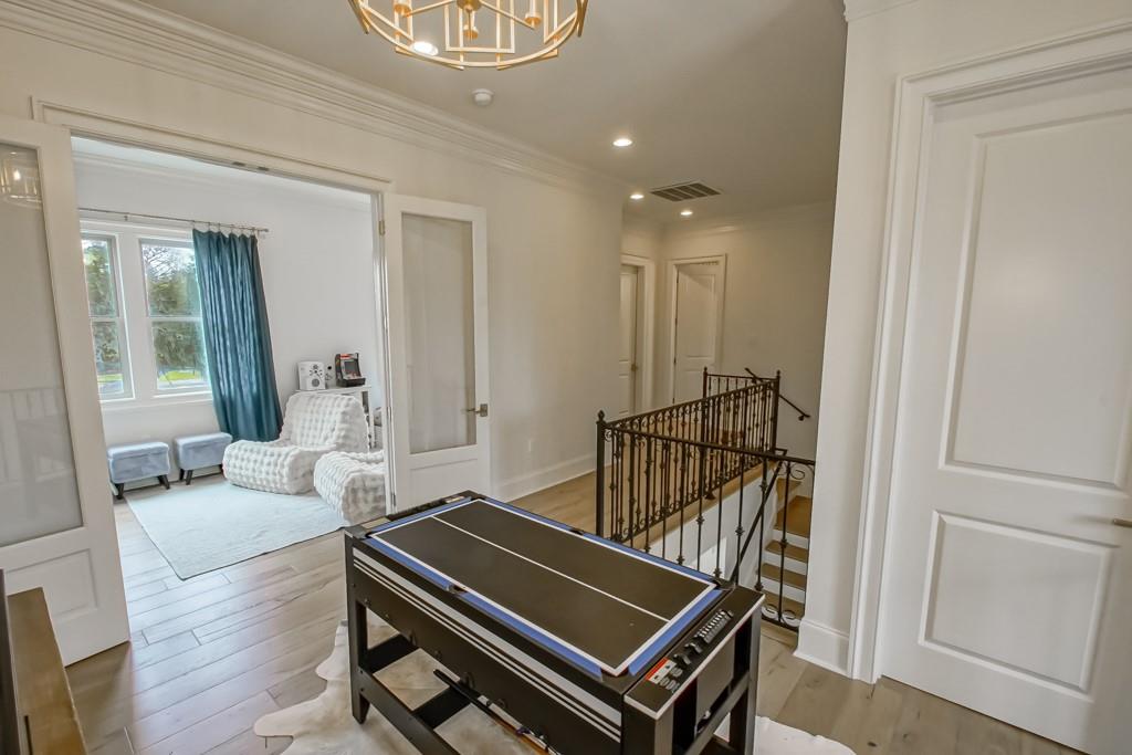 208 FOREST OAKS Drive