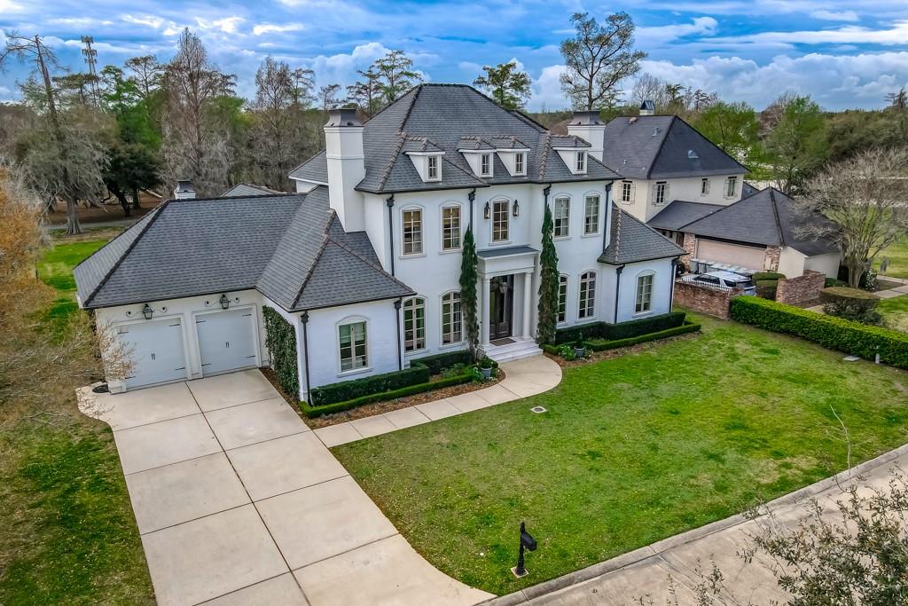 208 FOREST OAKS Drive