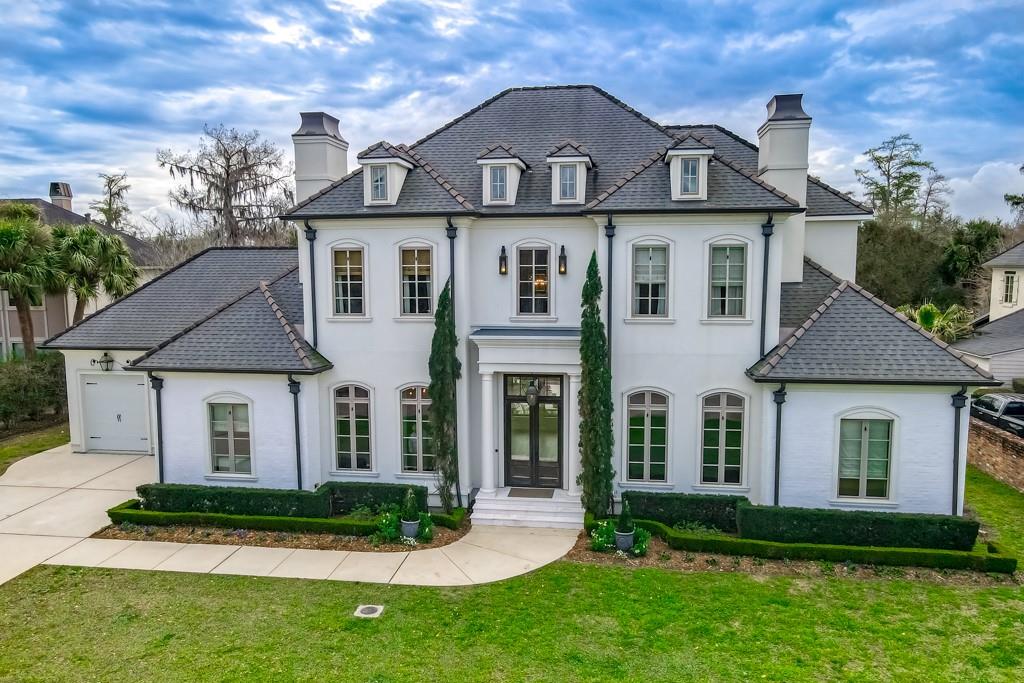 208 FOREST OAKS Drive