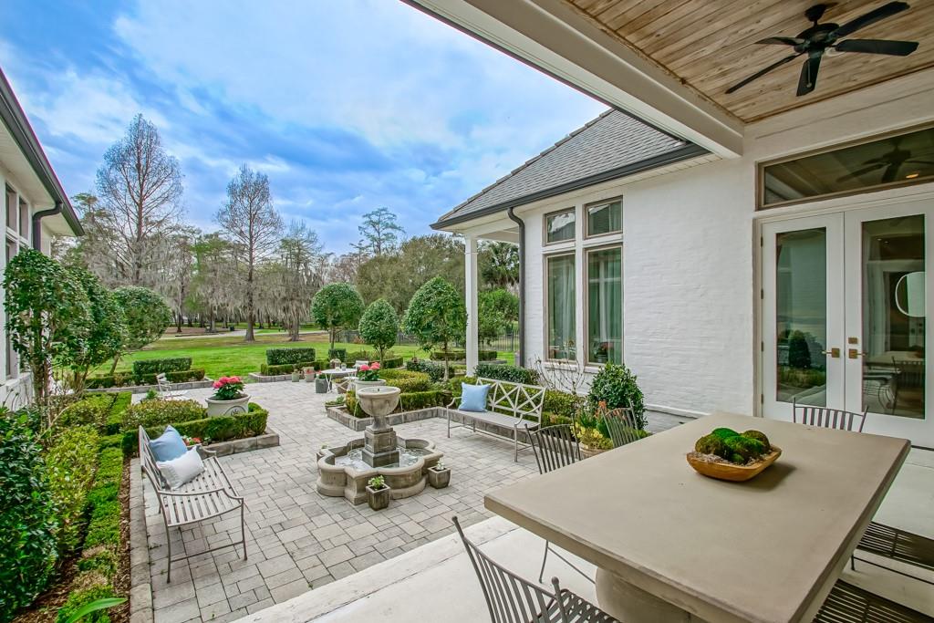 208 FOREST OAKS Drive