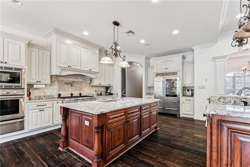 117 HARDWOOD Drive
