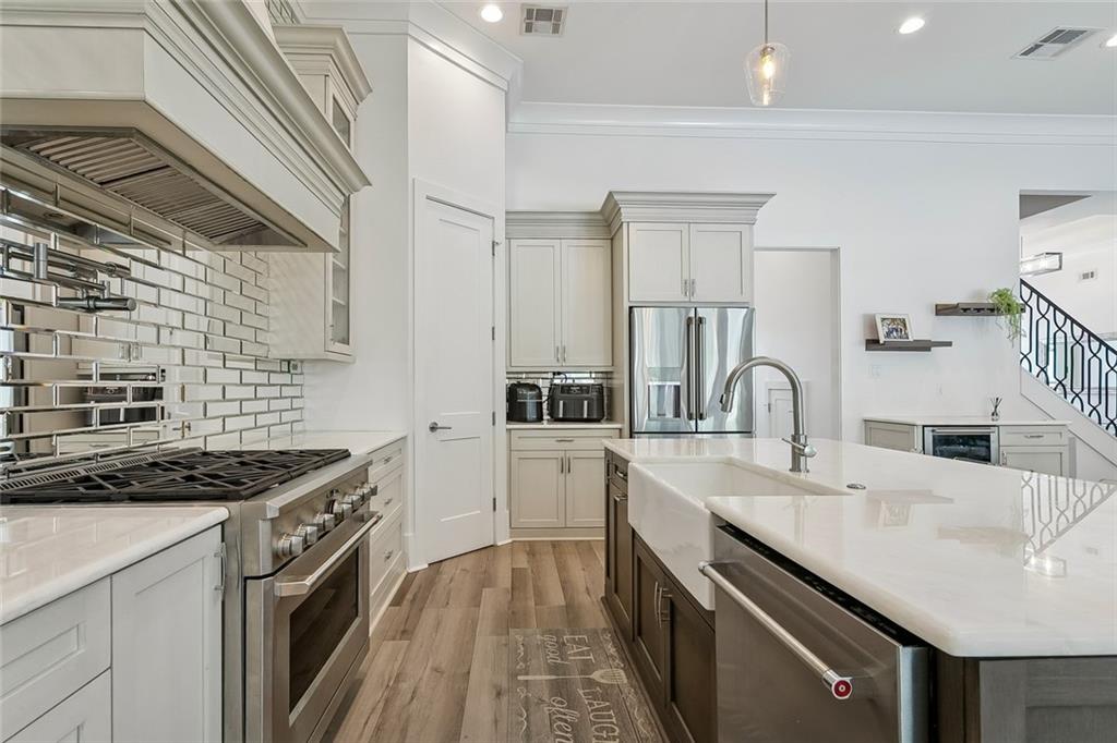 117 OAK PARK Court
