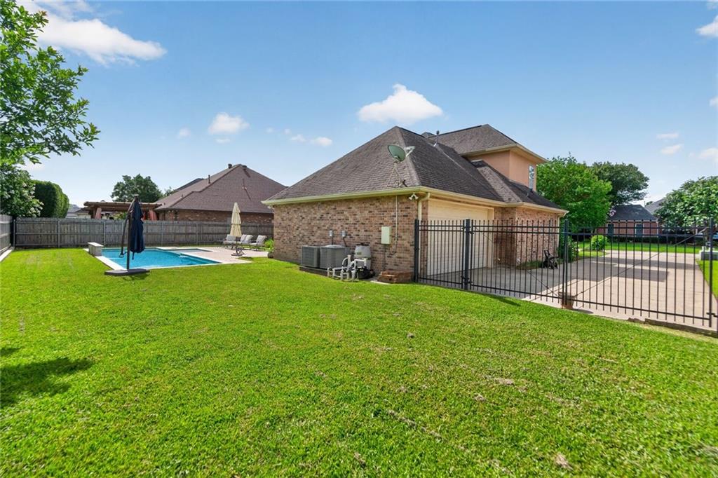 3319 TURNBERRY Lane