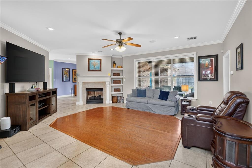 3319 TURNBERRY Lane
