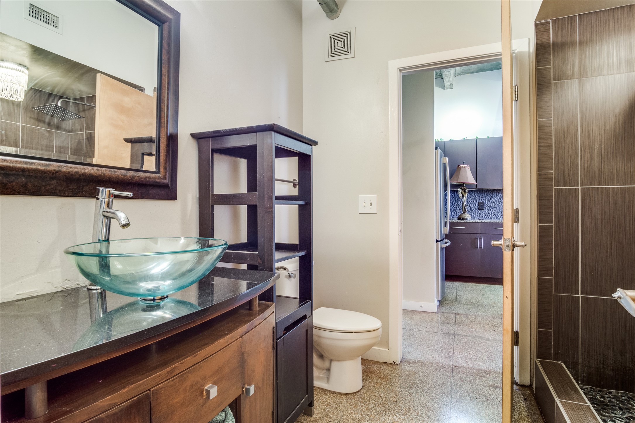 221 W Lancaster Avenue 5004