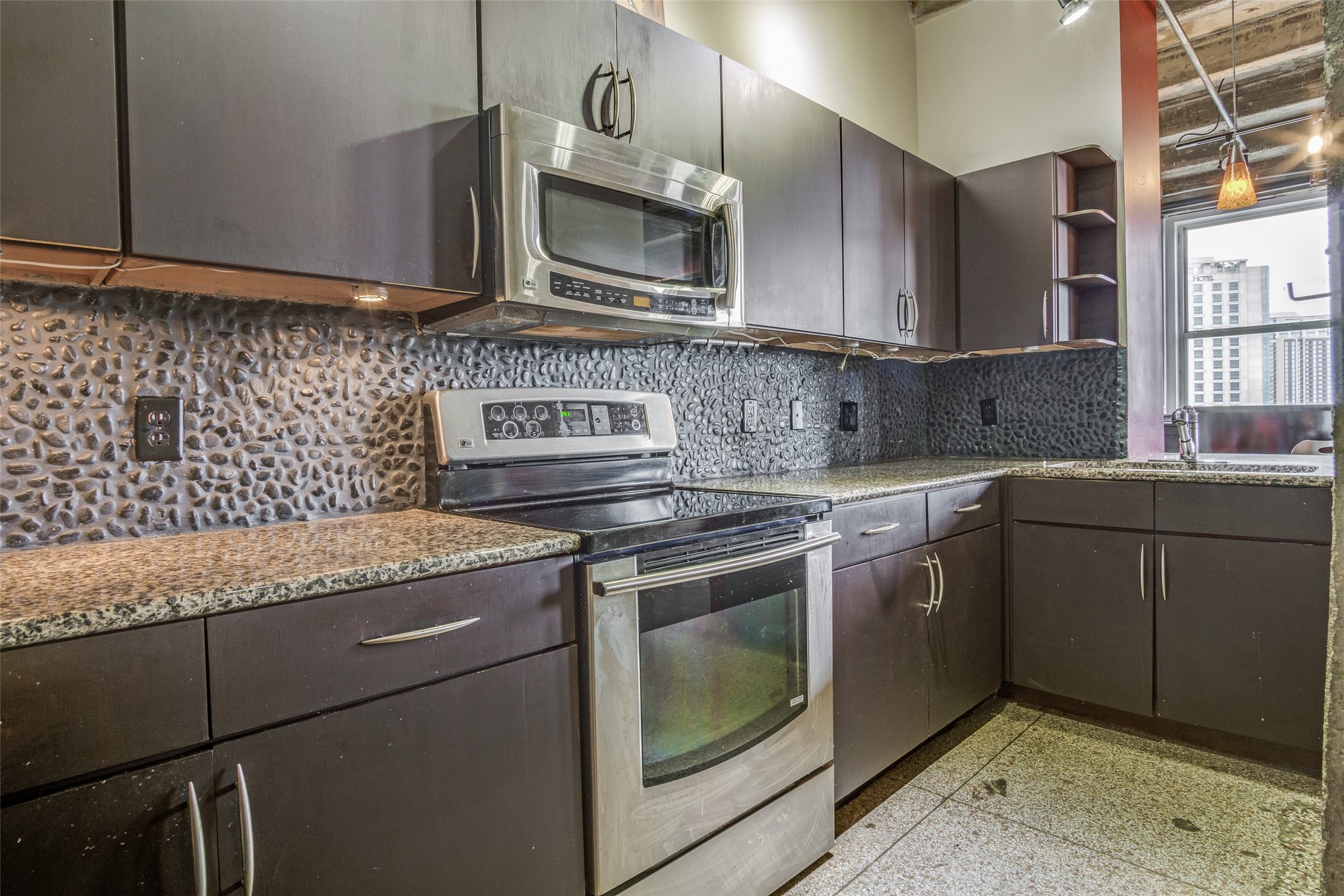 221 W Lancaster Avenue 5004