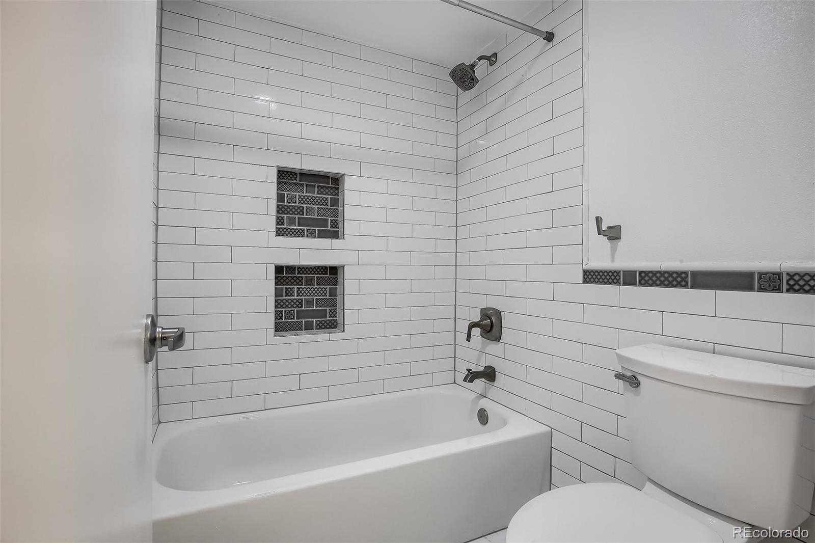 551 N Pearl Street Unit: 106