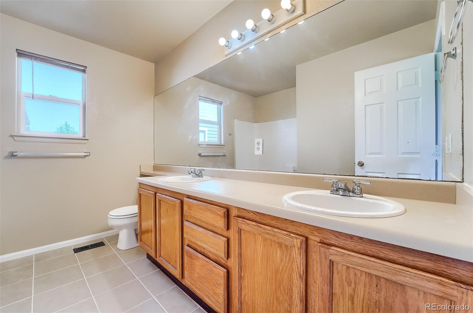 5175 E 119th Place