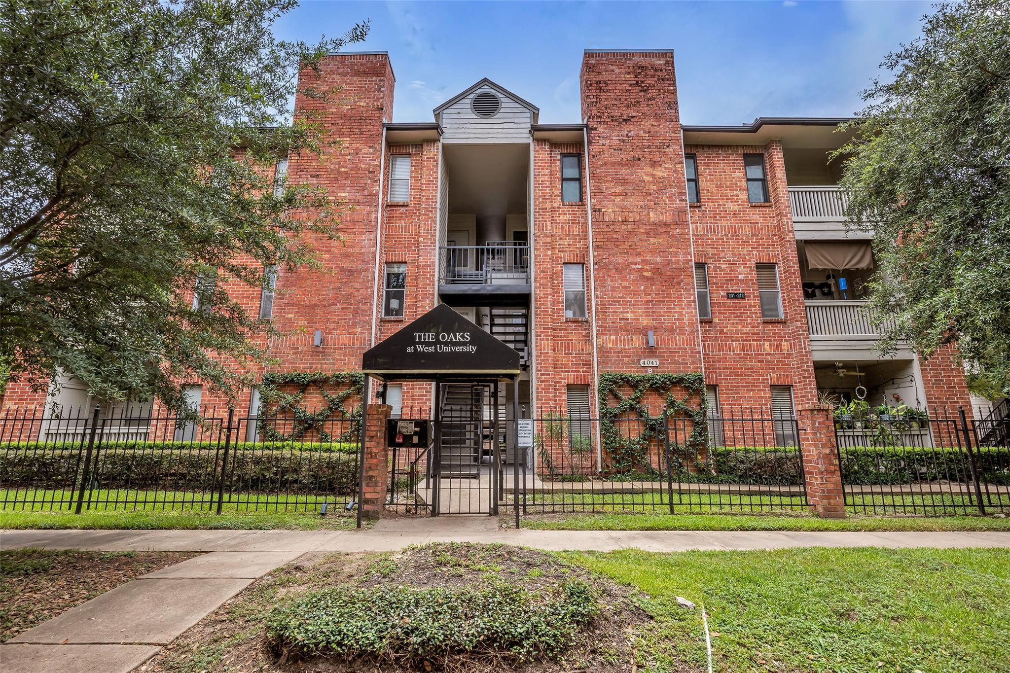 4041 Drake Street # 212