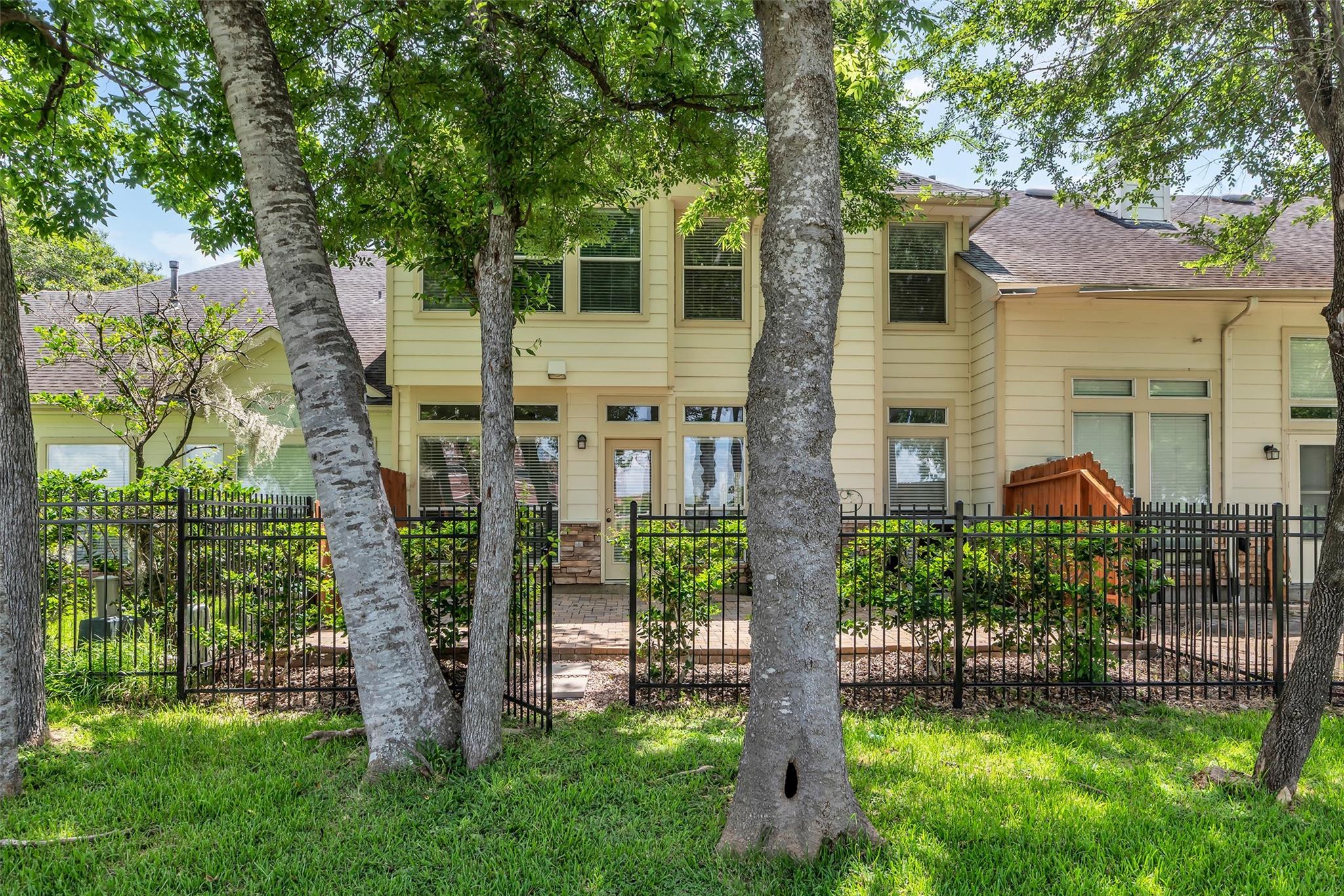 2223 Ridge Wood Lane