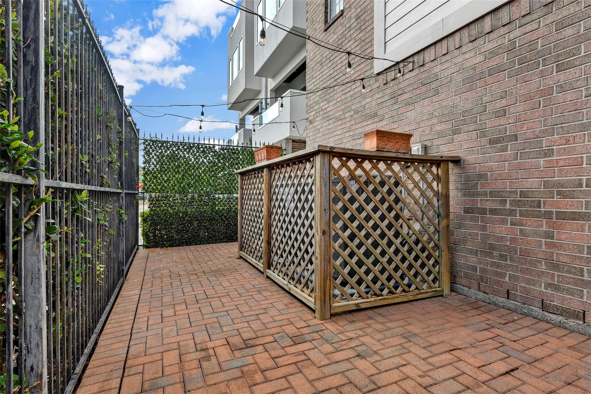 1508 Crocker Street