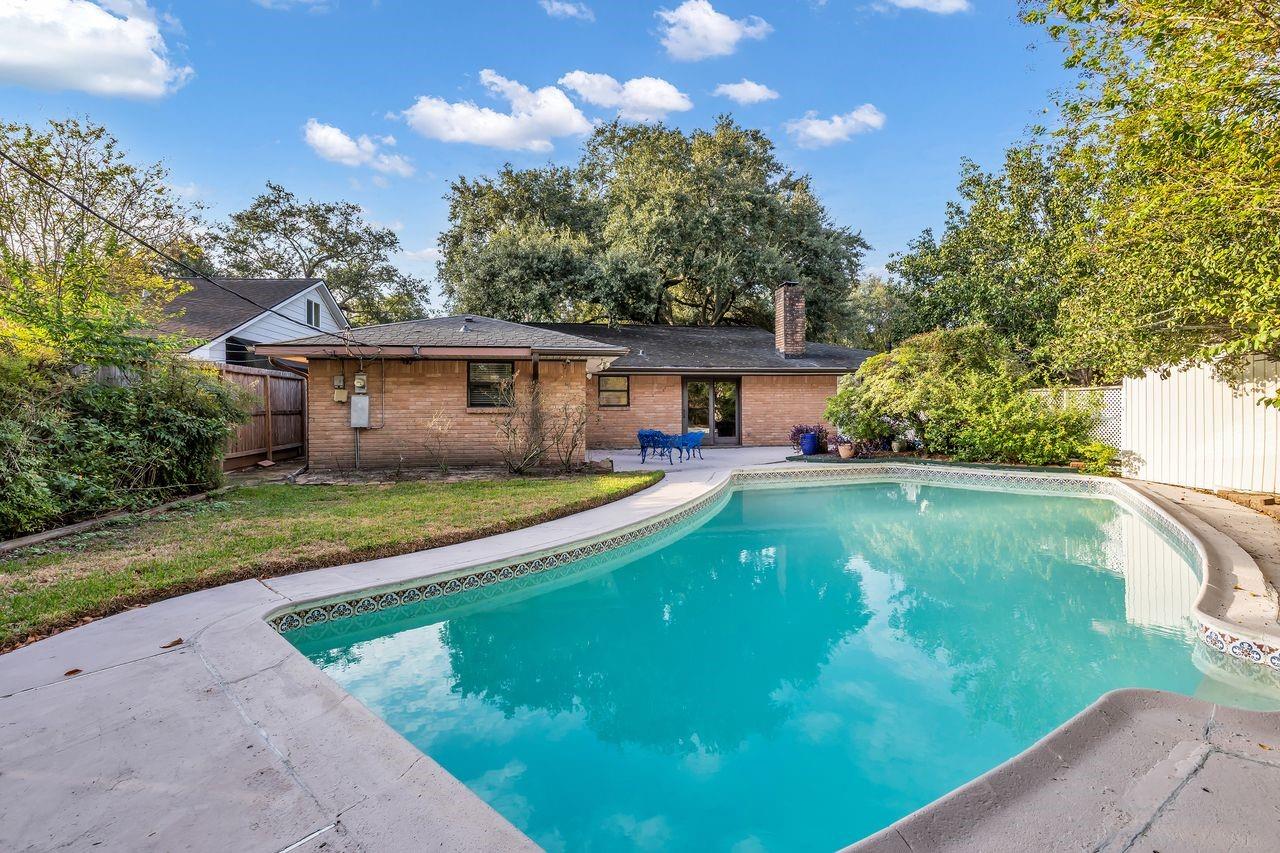5734 Sanford Road