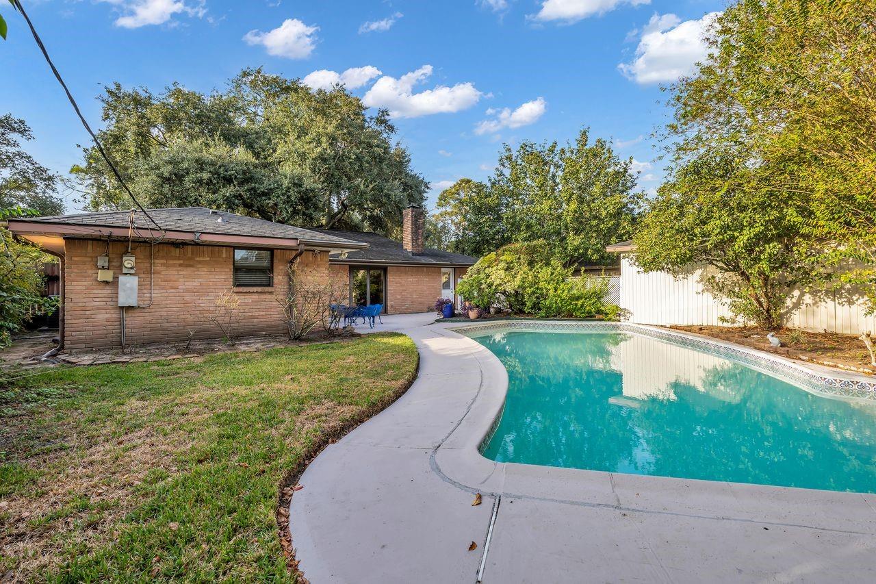 5734 Sanford Road
