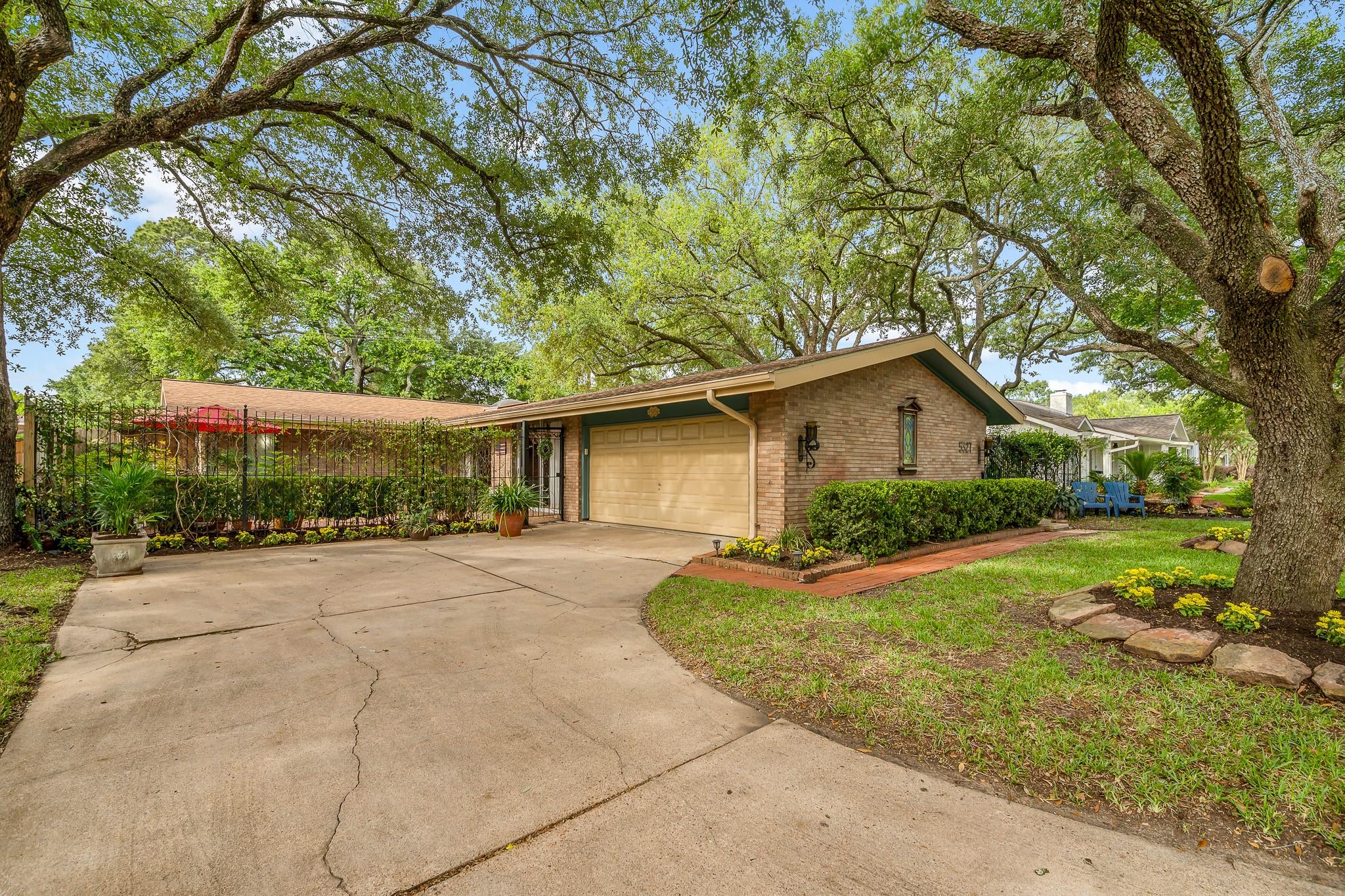 5327 Valkeith Drive