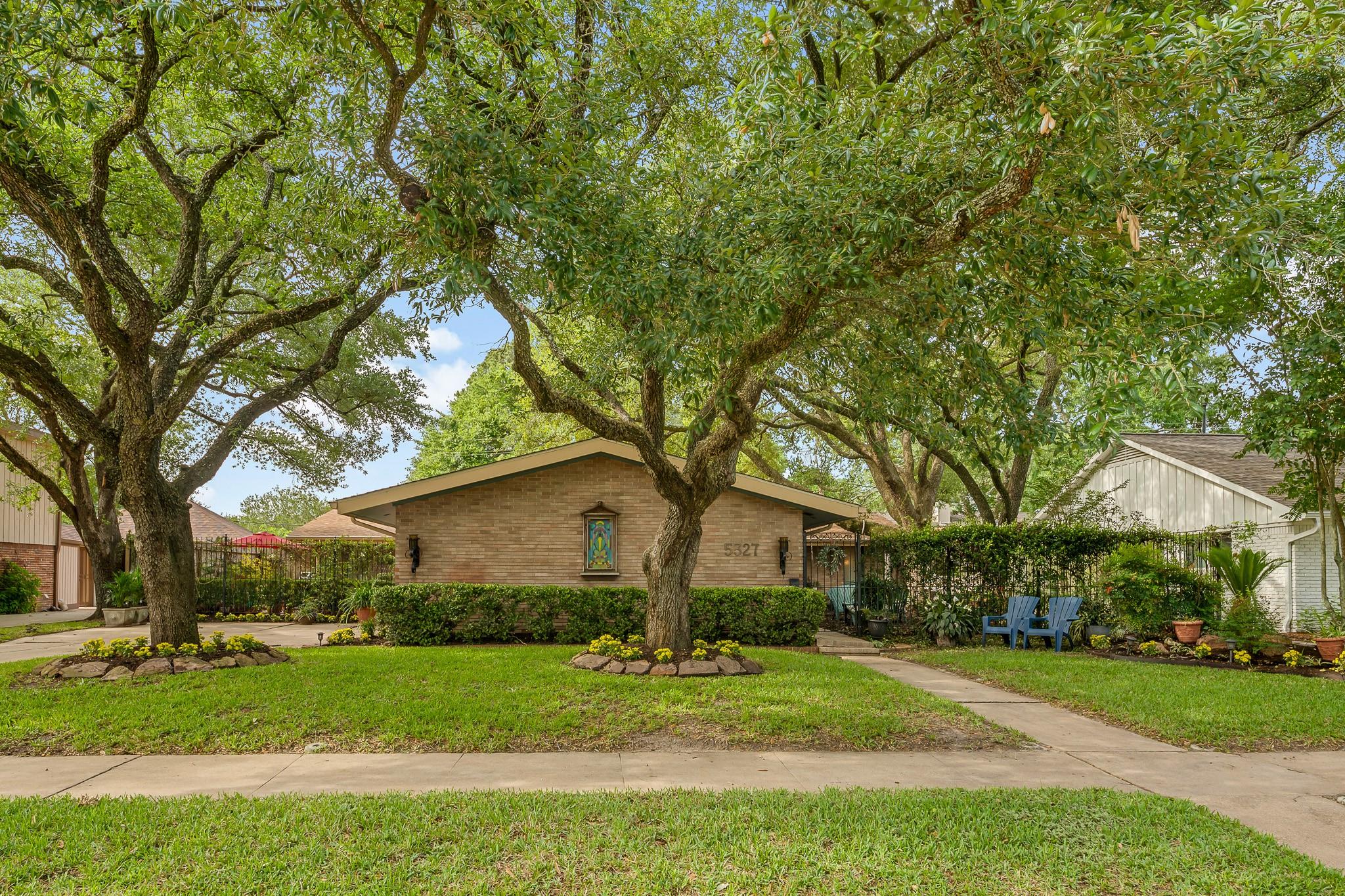 5327 Valkeith Drive