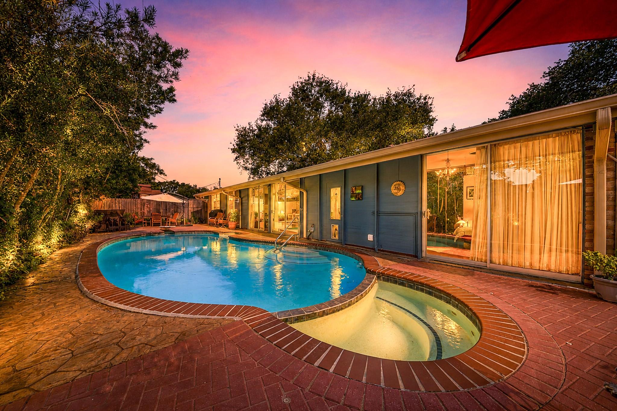 5327 Valkeith Drive