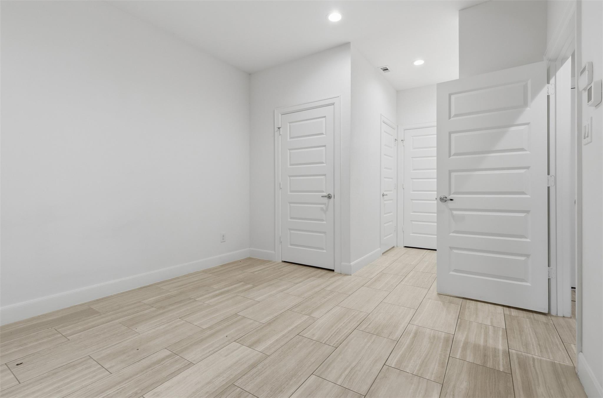 2709 Clinton Drive