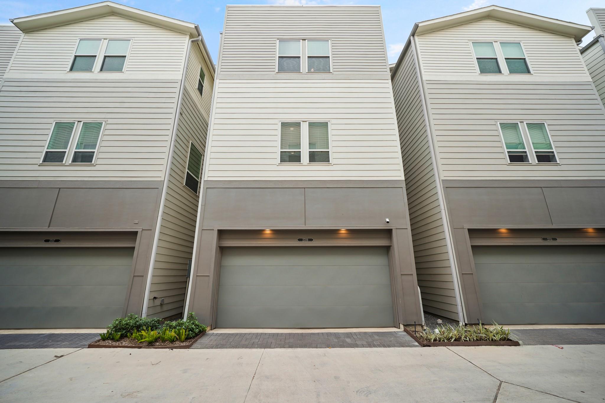 2709 Clinton Drive