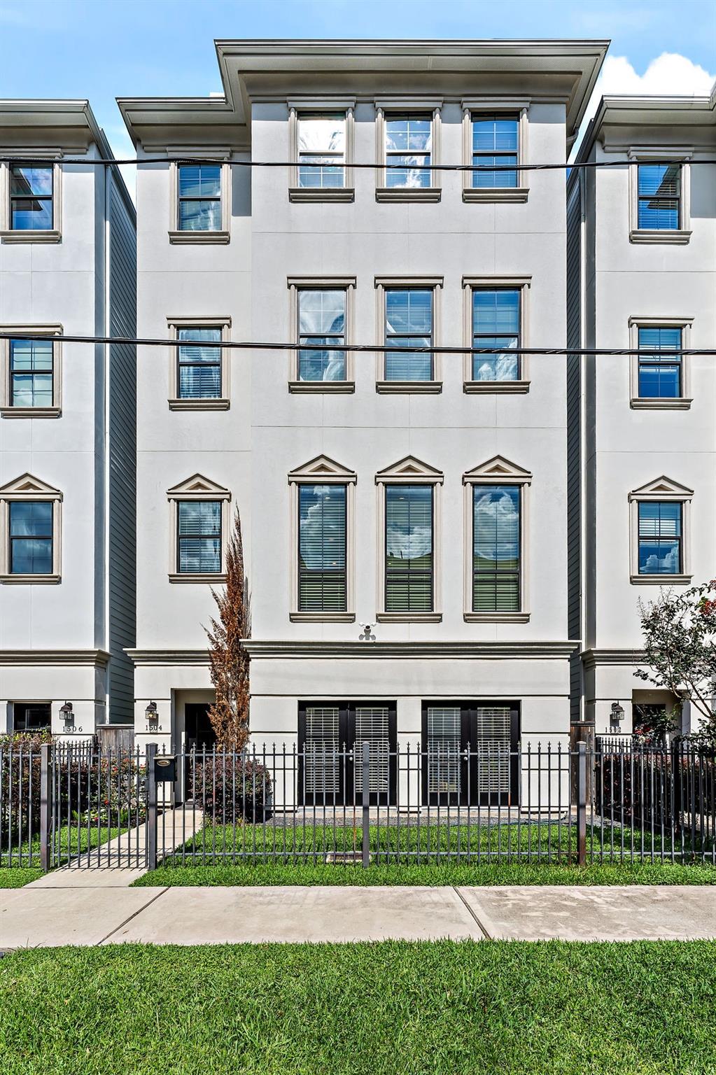 1504 Knox Street