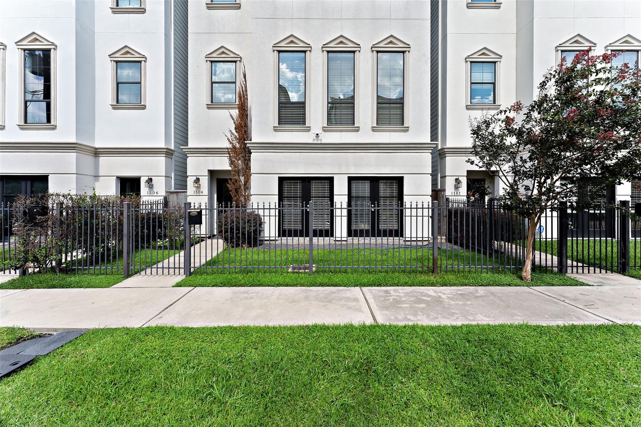 1504 Knox Street