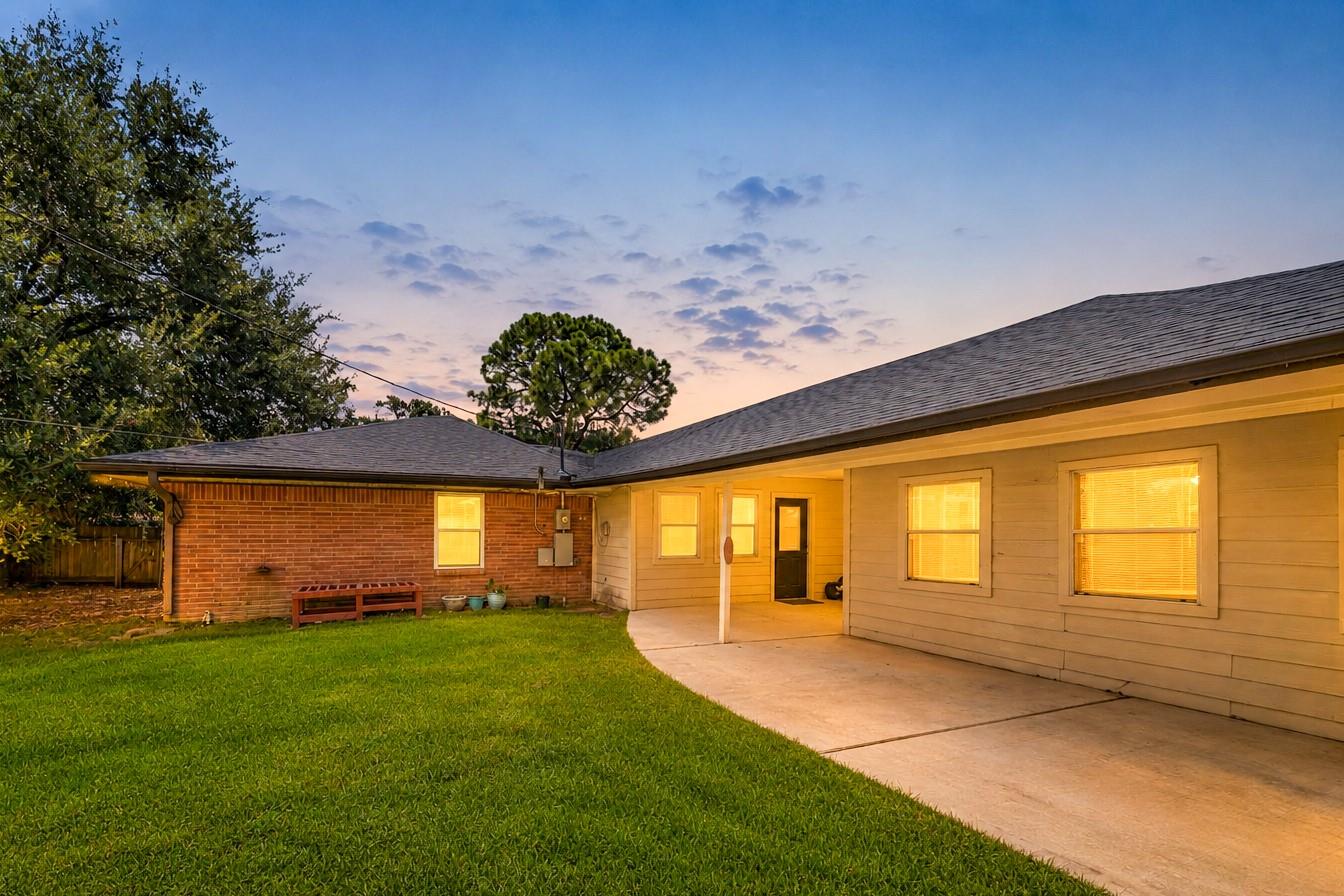 5262 Briarbend Drive