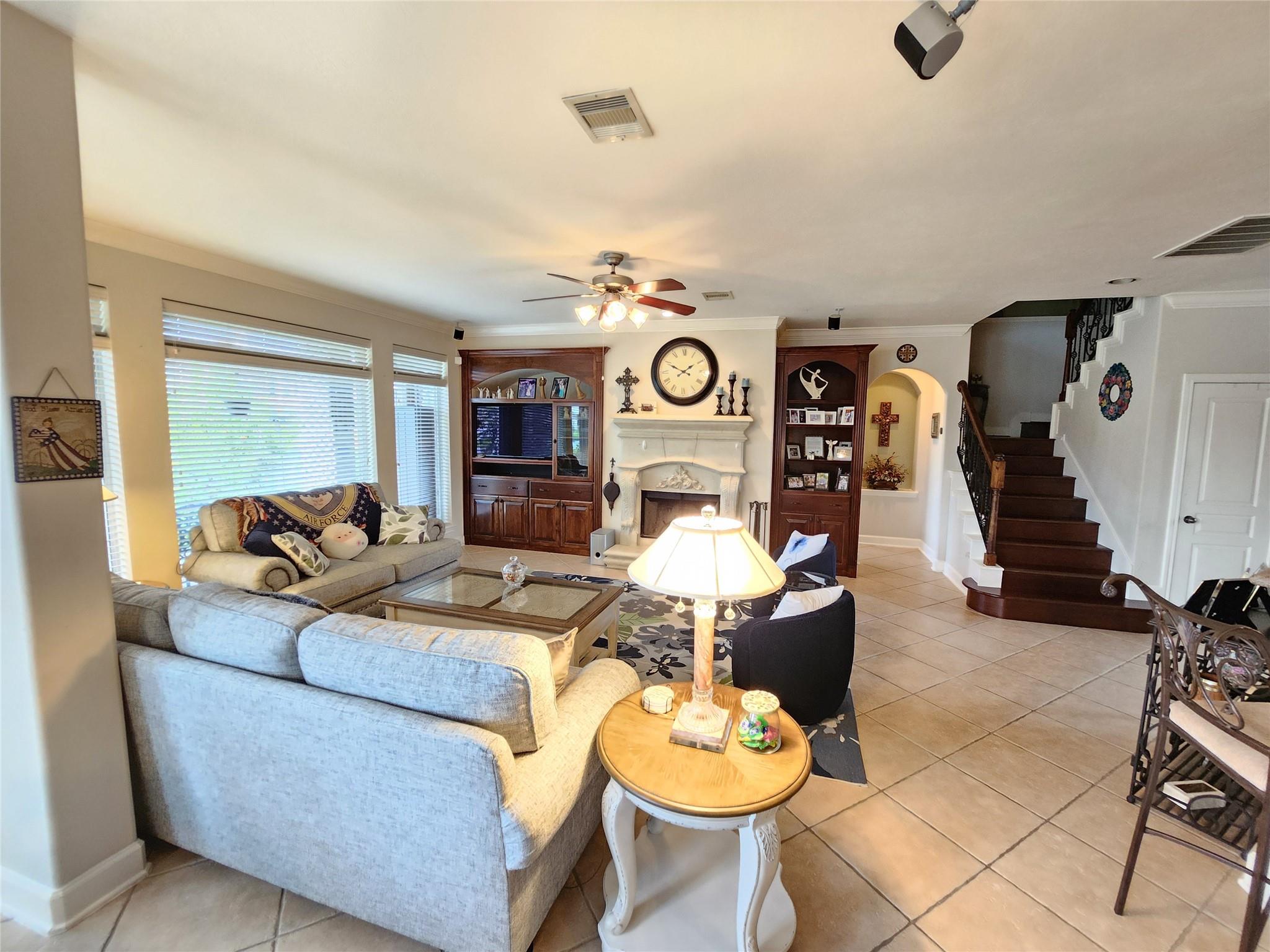 14330 Dunrobin Way