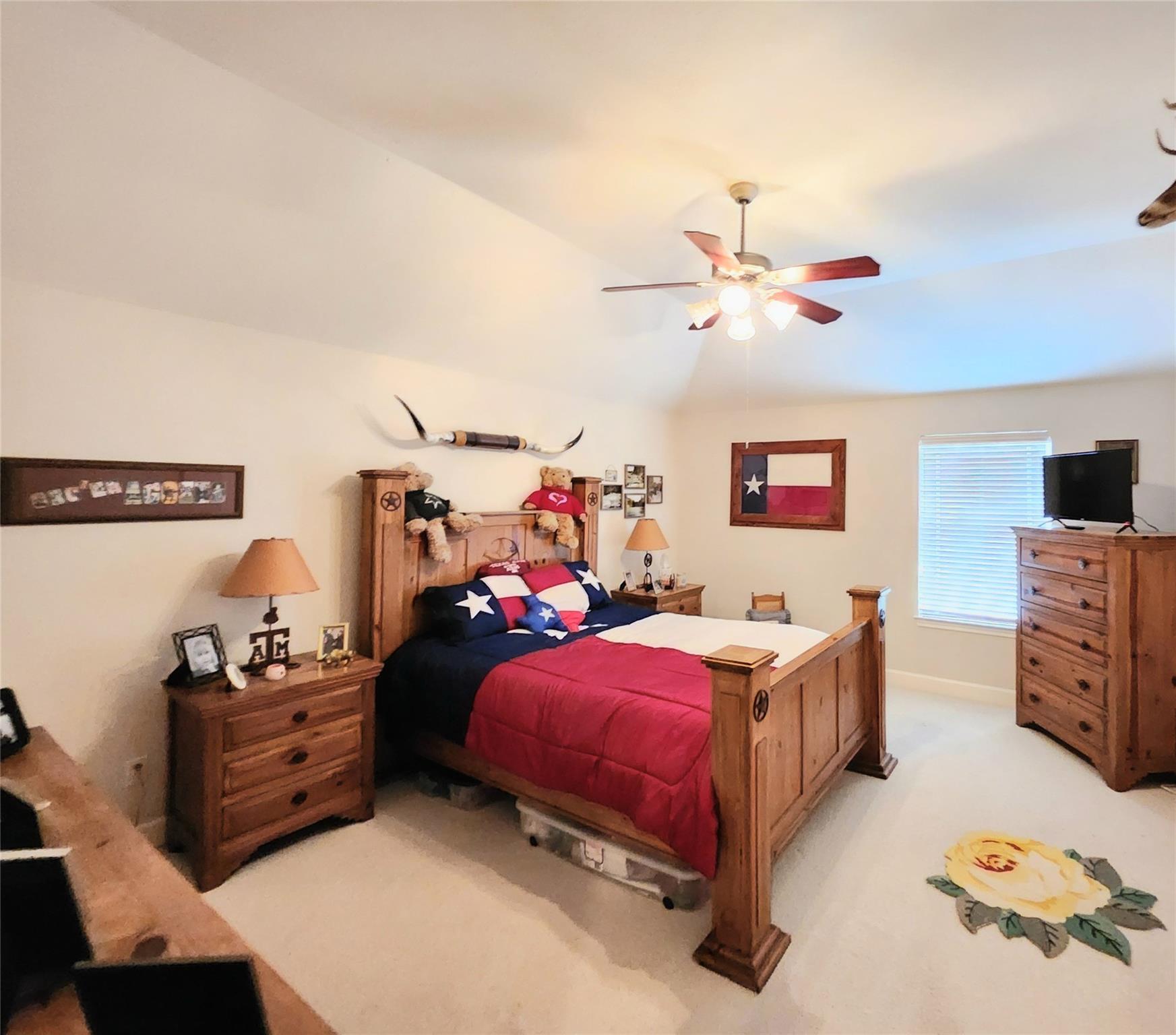 14330 Dunrobin Way