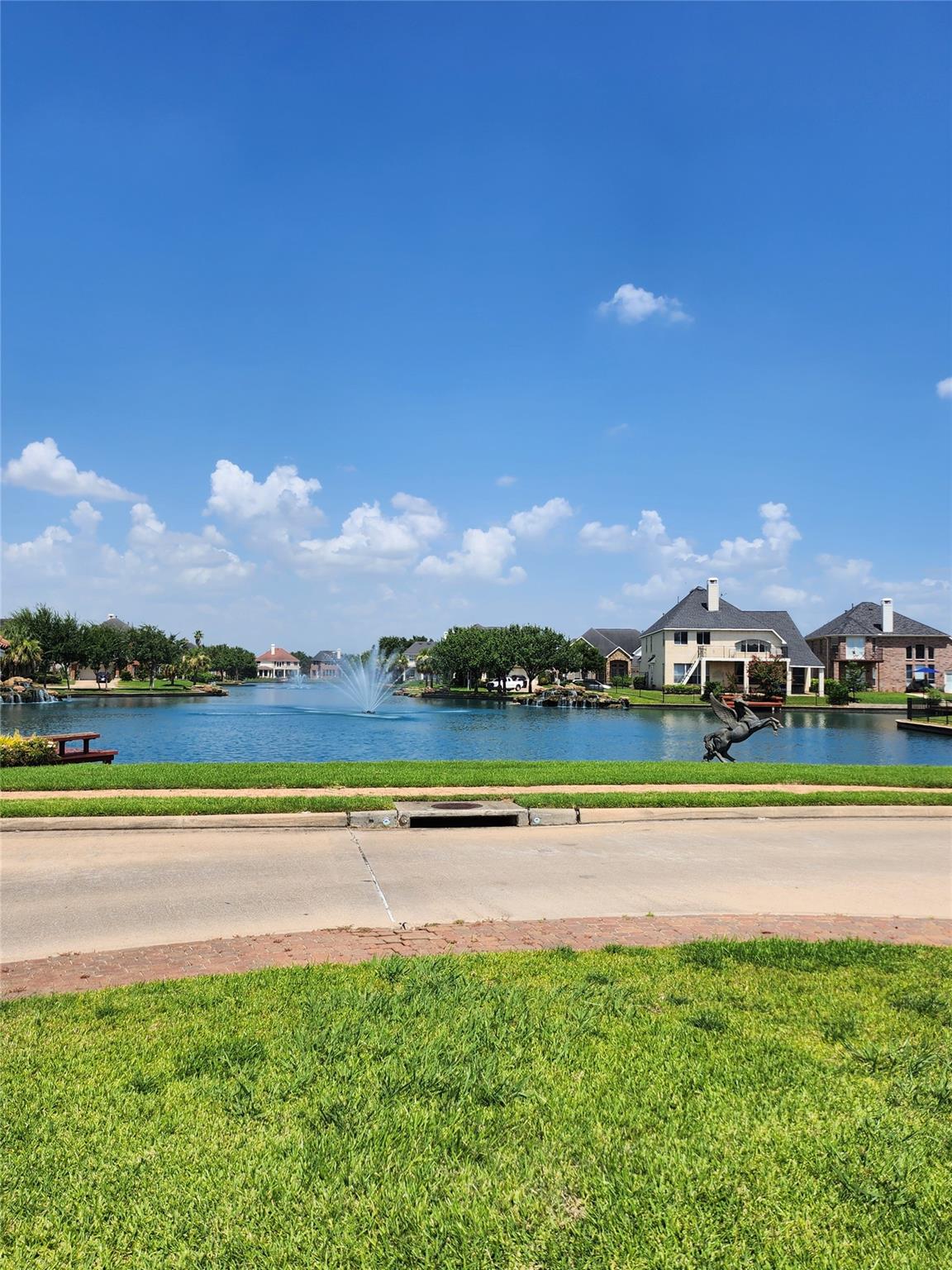 14330 Dunrobin Way