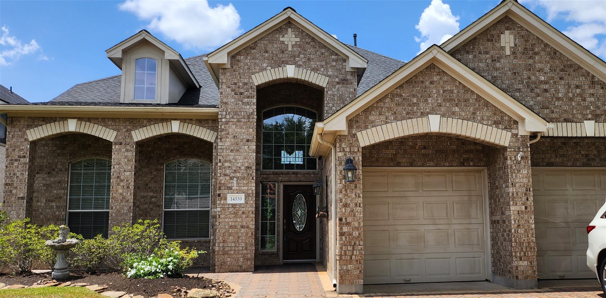 14330 Dunrobin Way