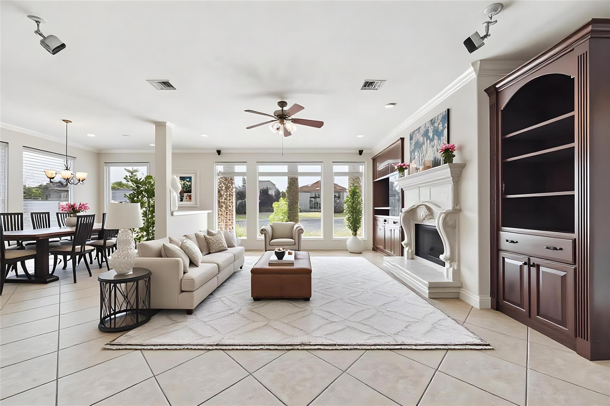 14330 Dunrobin Way