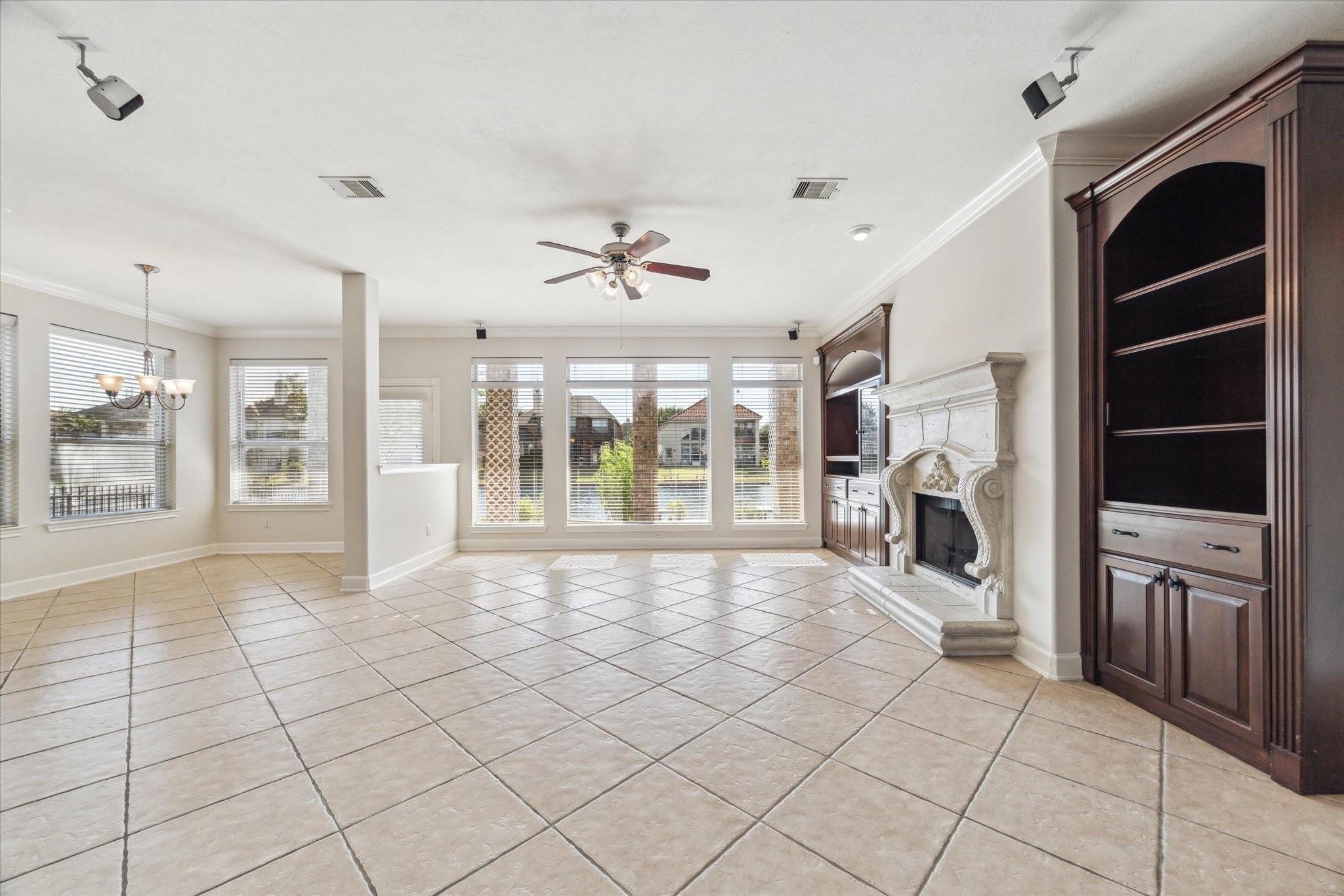 14330 Dunrobin Way