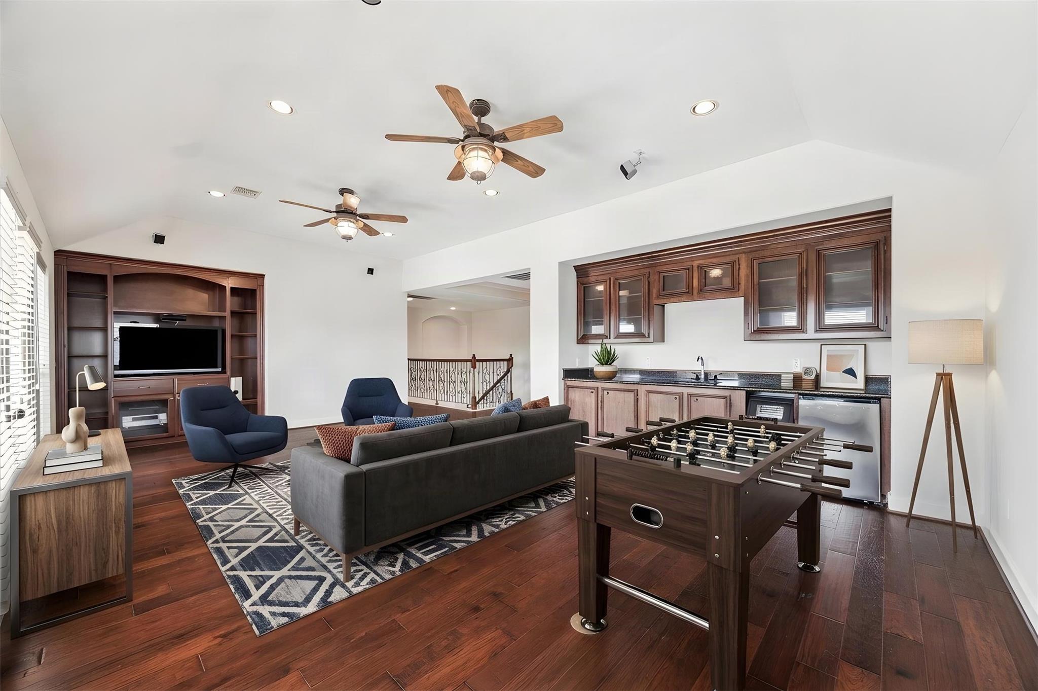 14330 Dunrobin Way