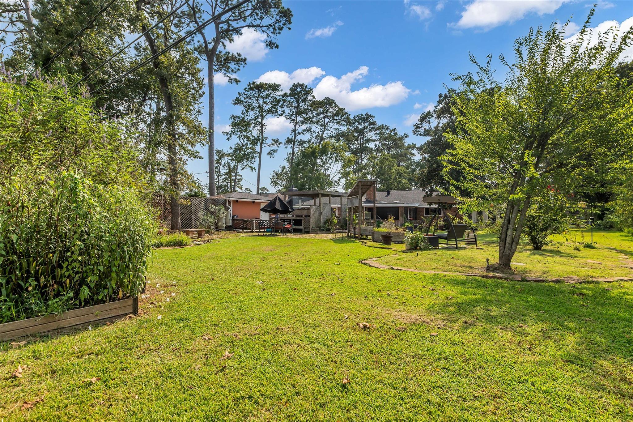 1302 Chestnut Ridge Road