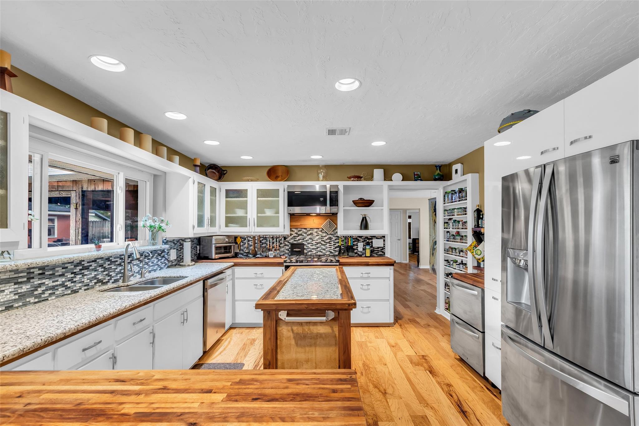 1302 Chestnut Ridge Road