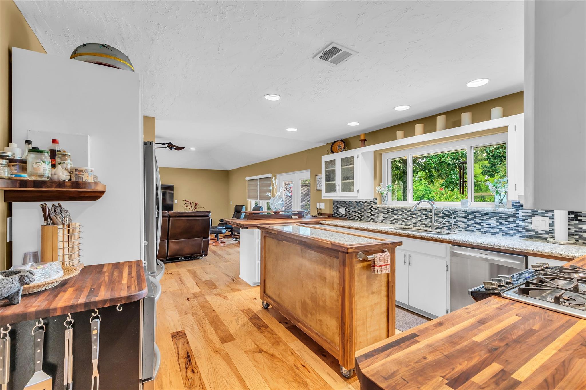 1302 Chestnut Ridge Road
