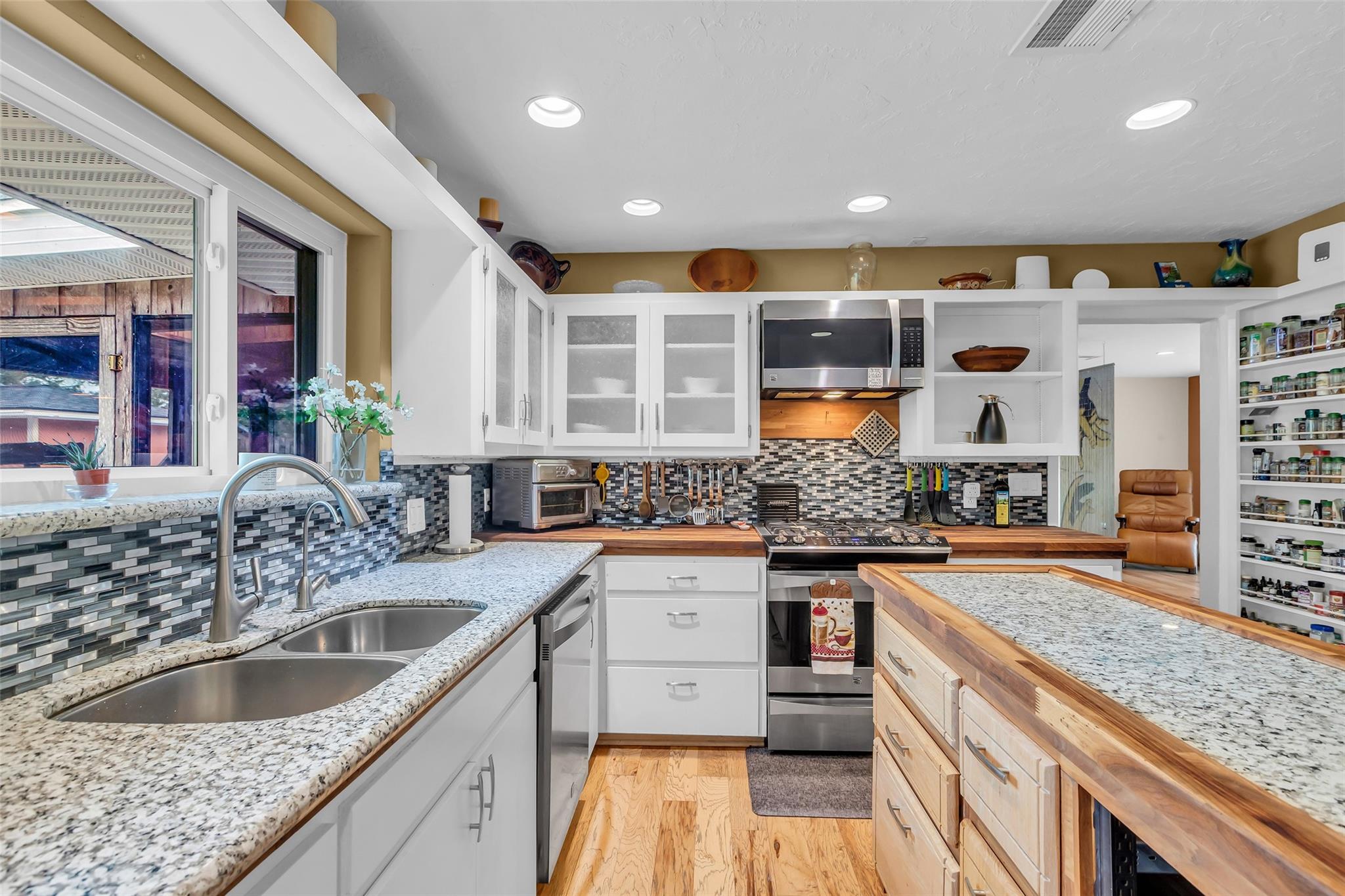 1302 Chestnut Ridge Road