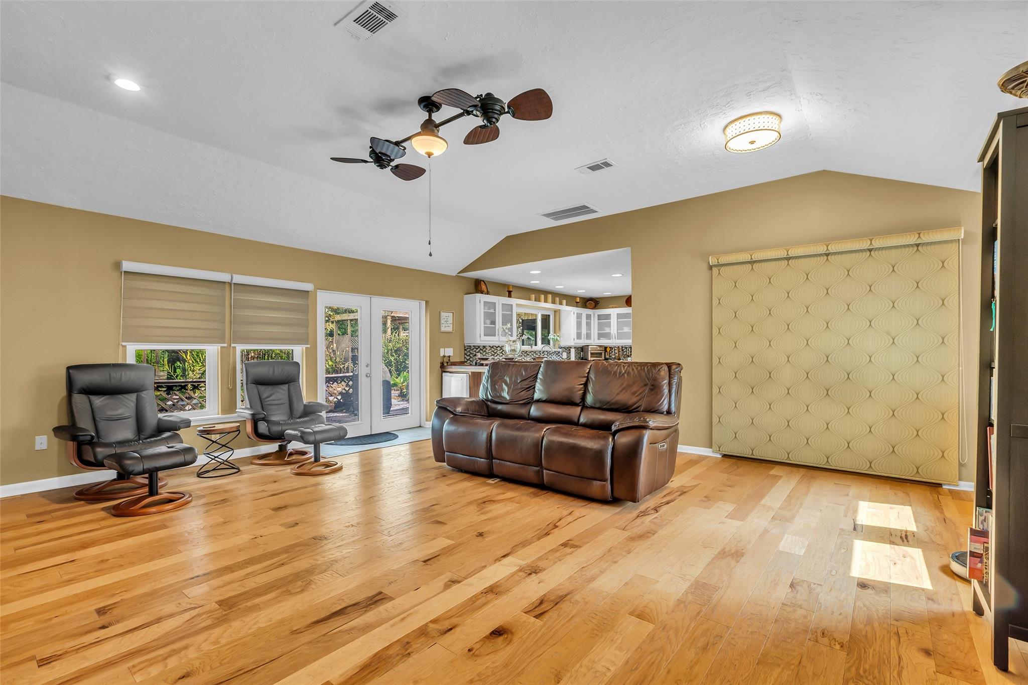 1302 Chestnut Ridge Road