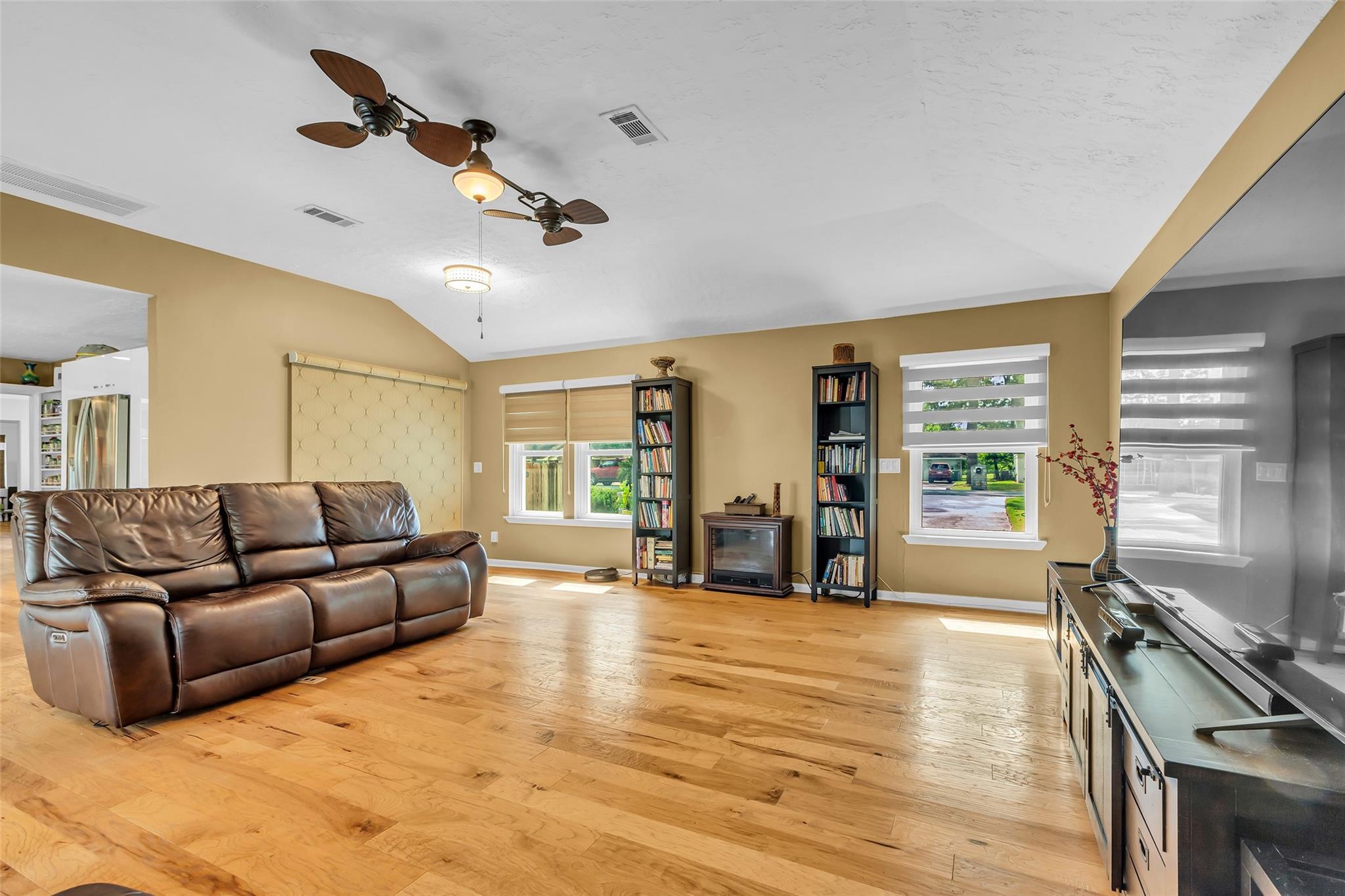 1302 Chestnut Ridge Road