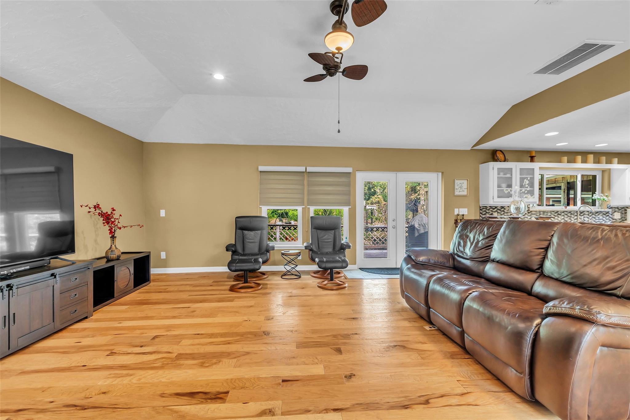 1302 Chestnut Ridge Road