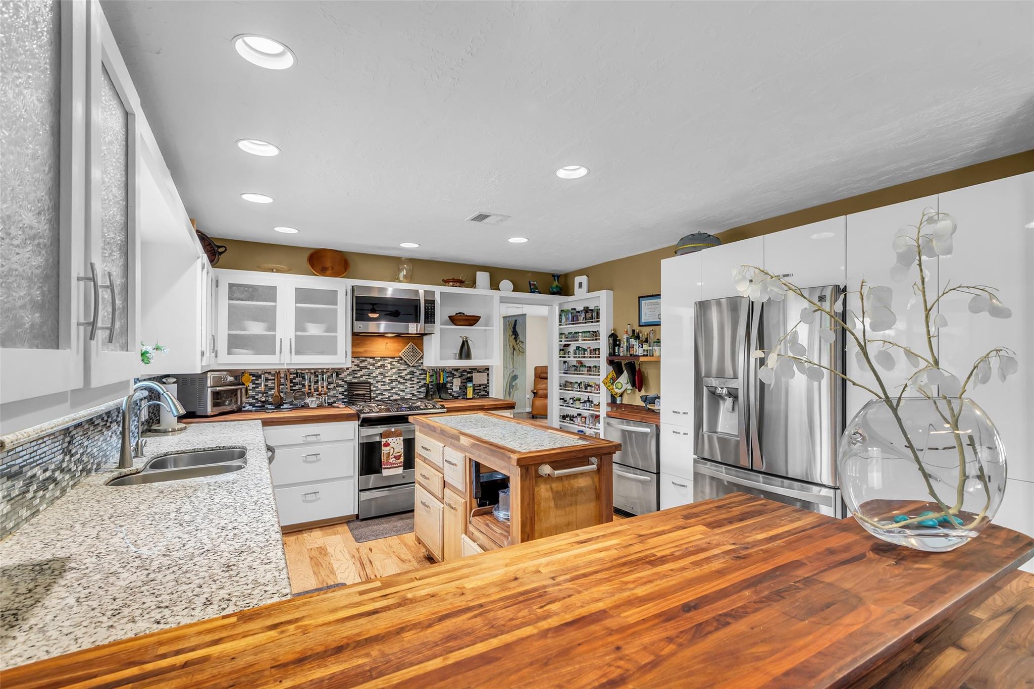 1302 Chestnut Ridge Road
