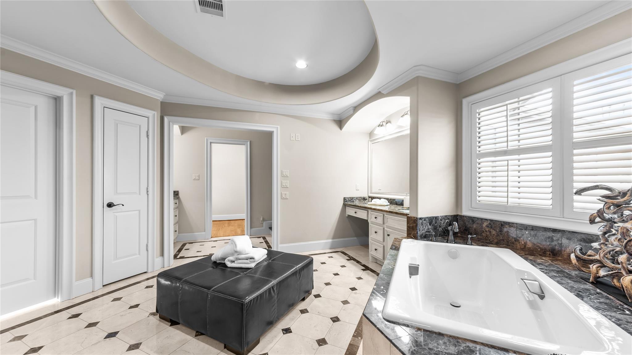 2632 Robinhood Street