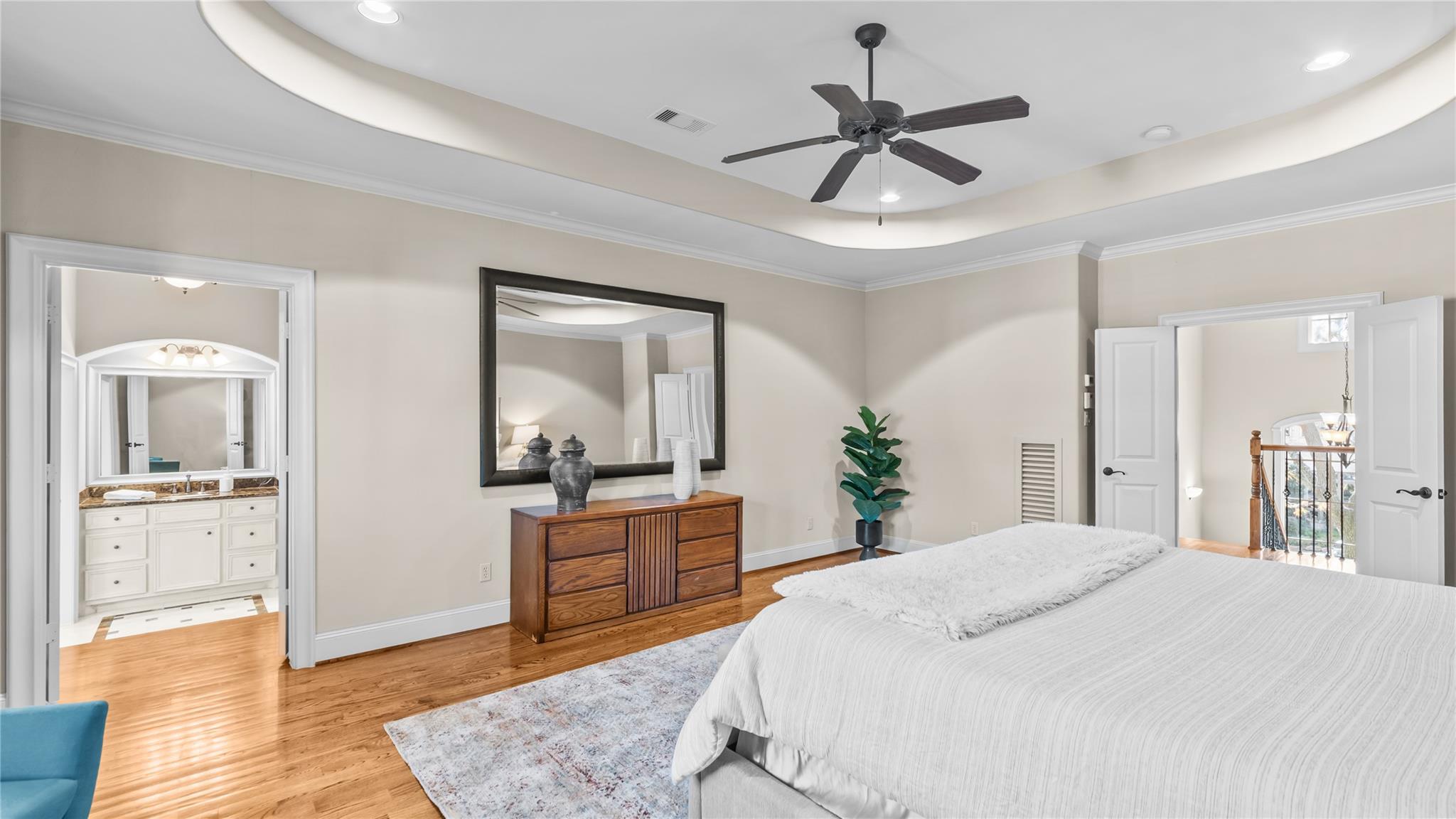 2632 Robinhood Street