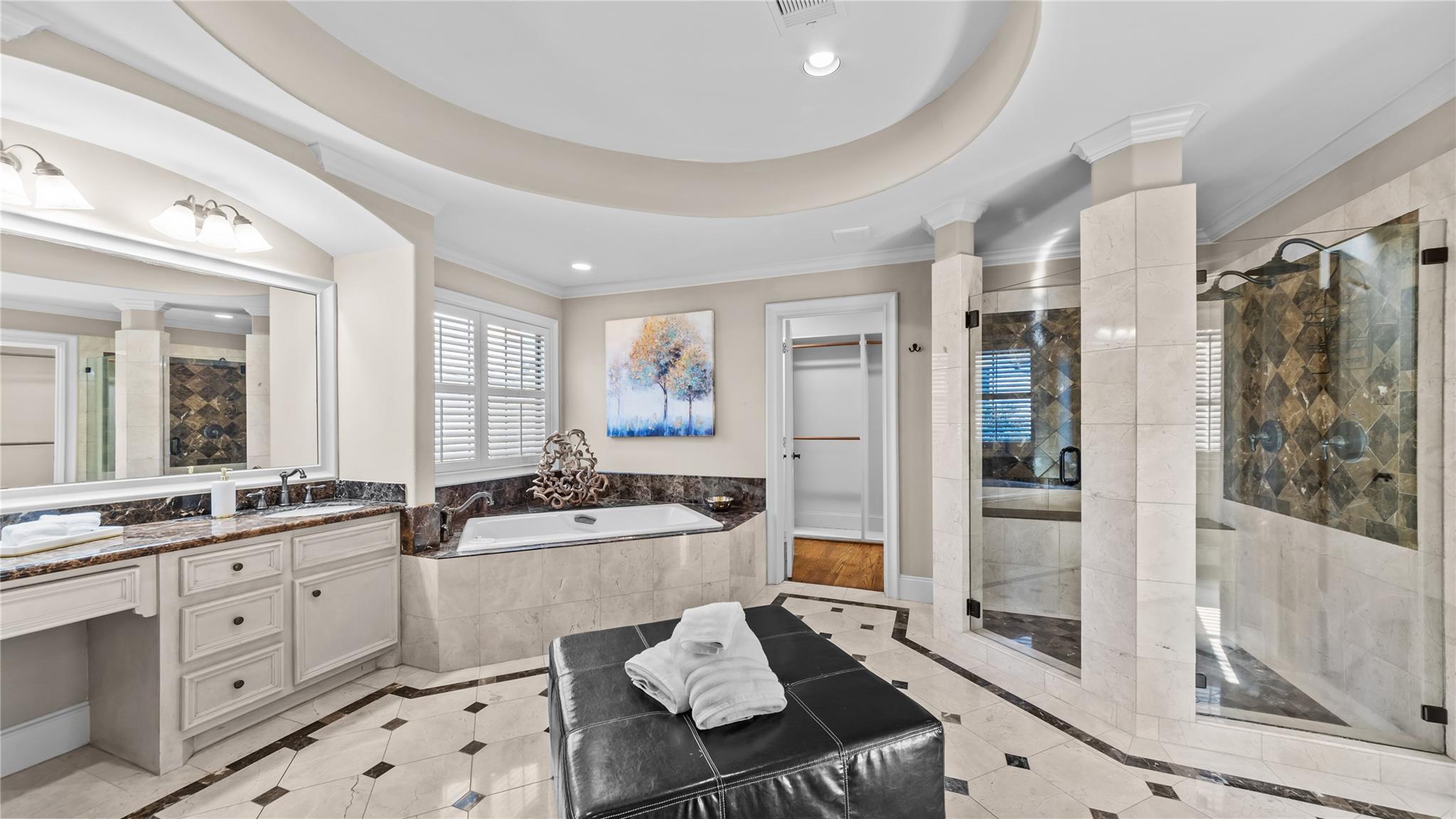 2632 Robinhood Street